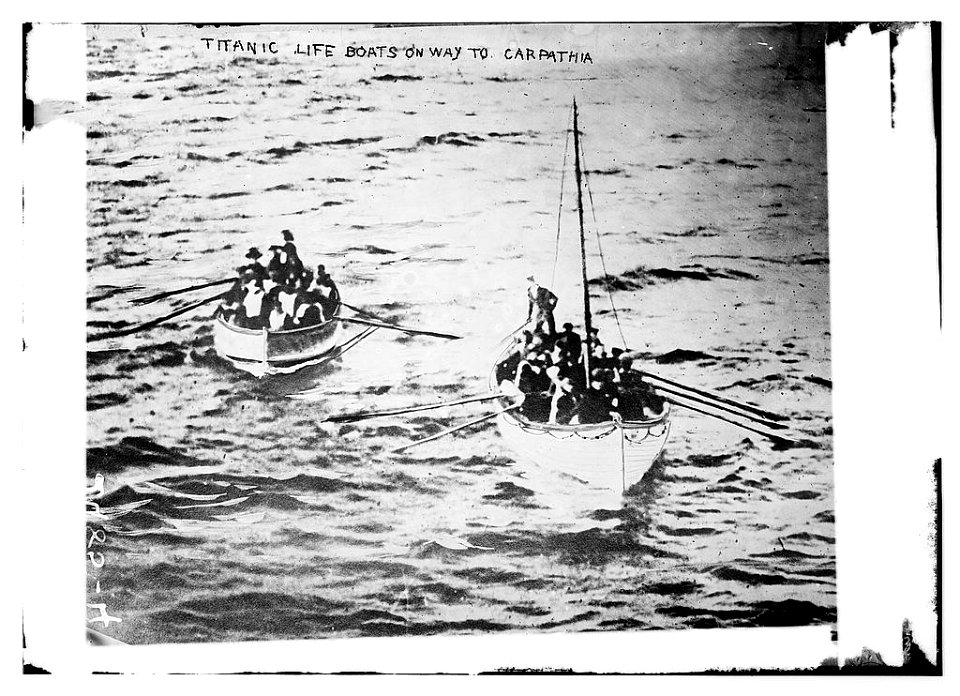 TITANIC life boats on way to CARPATHIA LCCN2014691299