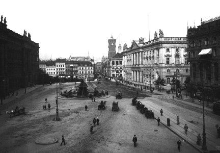Titzenthaler Schlossplatz 1900