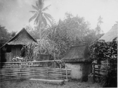 Tiwoekar eller waroga, stensarkofager. Amoerang, Sulawesi, Menado. Indonesien - SMVK - 000265