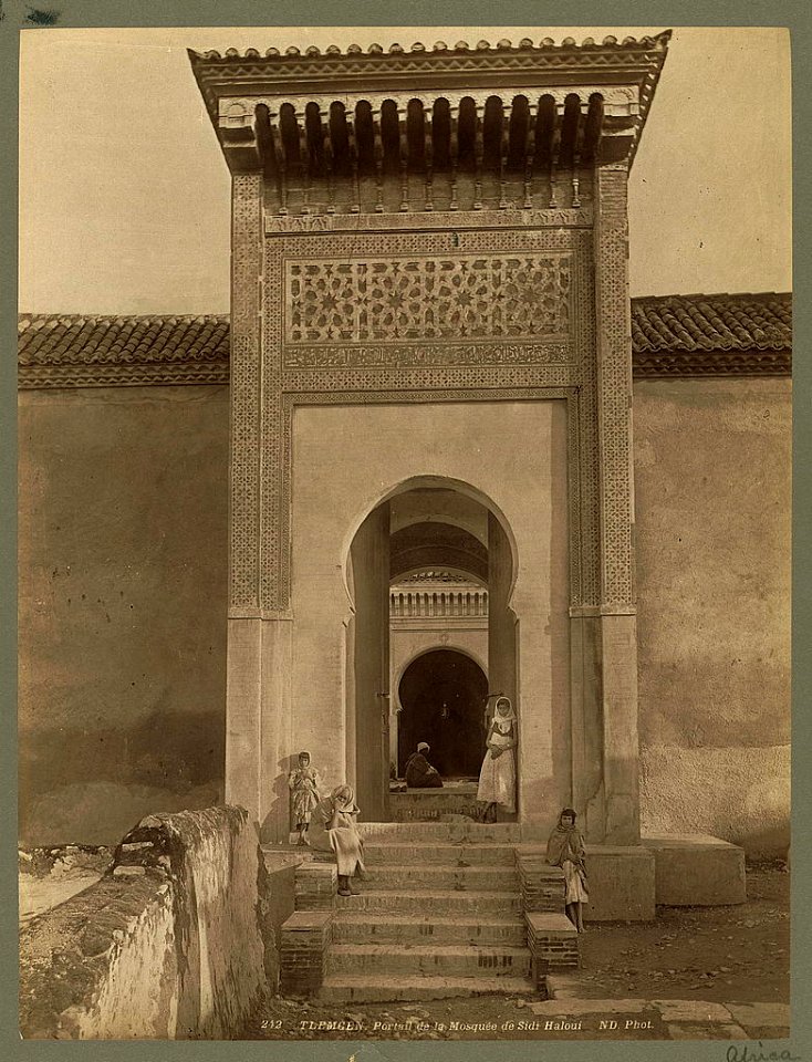 Tlemcen. Portail de la Mosquée de Sidi Haloui - ND. Phot. LCCN2004665066