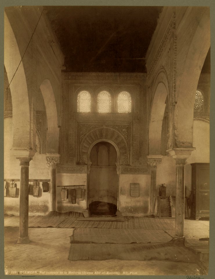 Tlemcen. Nef centrale de la Medersa (Djama Abd-el-Kassem) - ND. Phot. LCCN2004665060