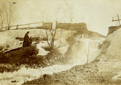 TLA 1465 1 8772 Der Wasserfall im Katharienenthal. Vaade (Hundikuristikule) Kadriorus 1900 fotogr August Sakaria (Sakarias)