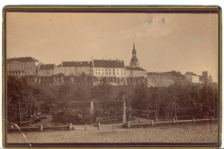 TLA 1465 1 92 Baltijaama esine aed skväär vaatega Toompeale 1882 1890 fotogr Charles Borchardt