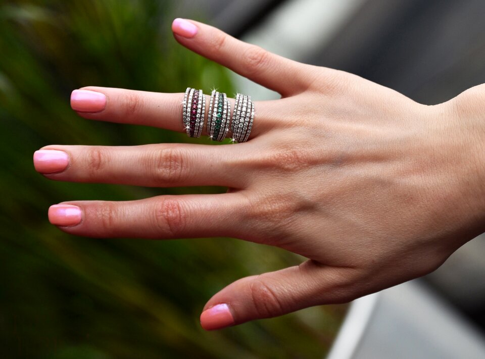 Emerald hand jewelry