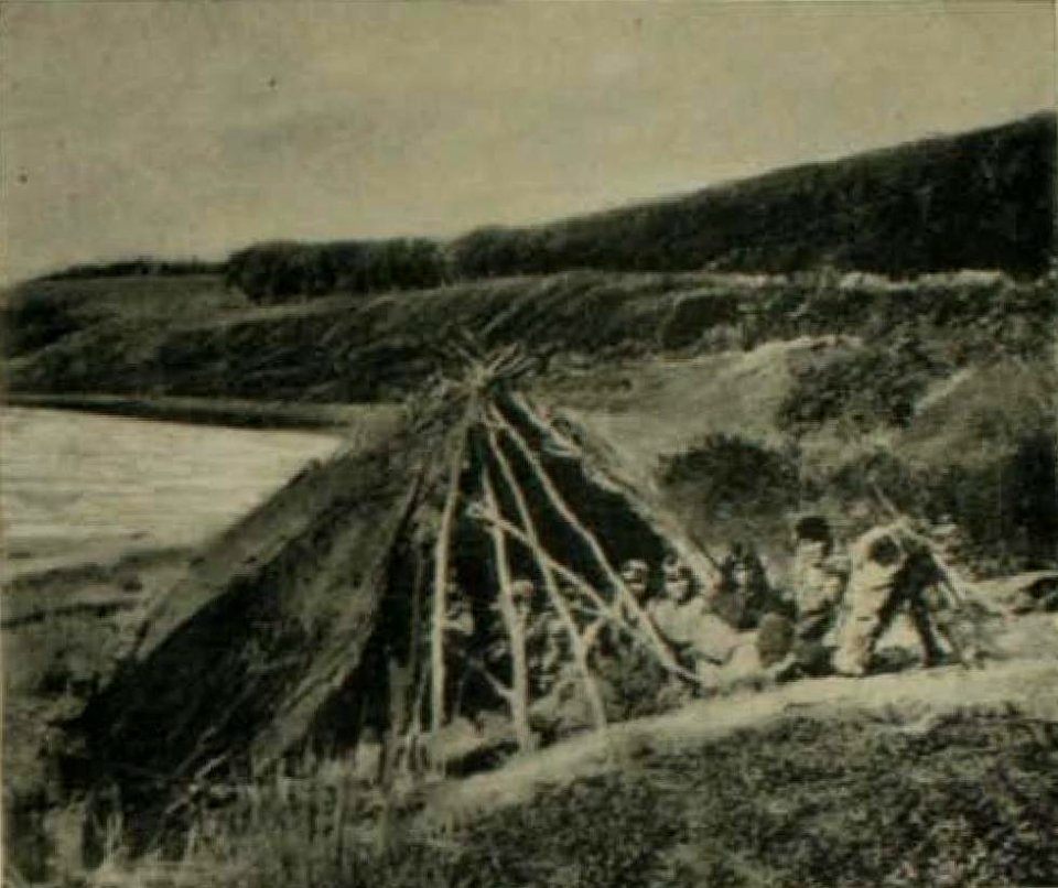 Toldo fueguino - Los Shelknam (page 44 crop)