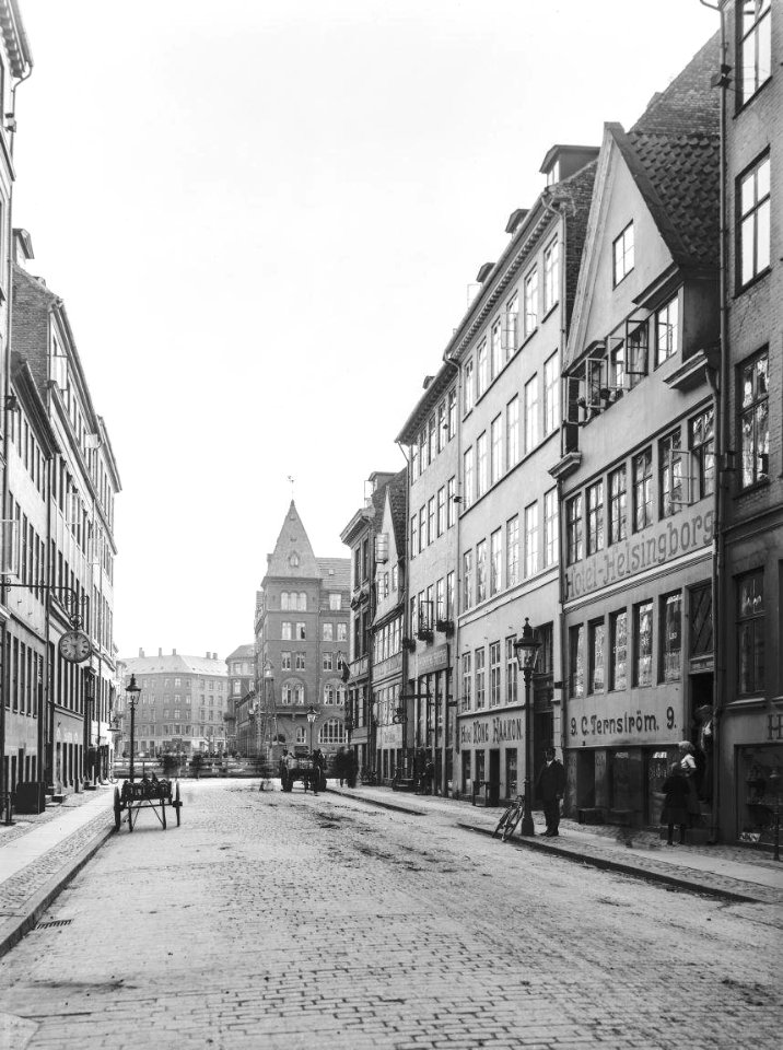 Toldbodgade by Johannes Hauerslev