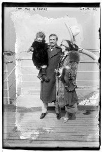 Tom Mix and family LCCN2014718250