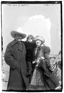 Tom Mix and family LCCN2014718249
