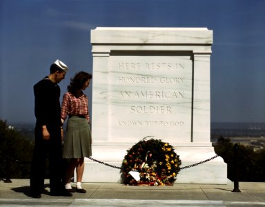 Tomb of the Unknowns, with U.S. Navy sailor and woman, May 1943