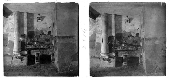 Tomba a l ' interior del monestir de Gerri de la Sal