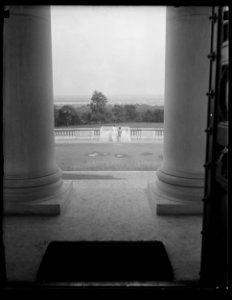 Tomb of Unknown Soldier, Arlington National Cemetery, Arlington, Virginia LCCN2016894401