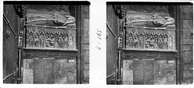 Tomba a la catedral de Barcelona