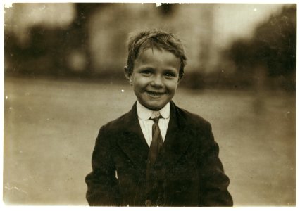 Tootsie, six yr. old news-boy, sells every day and Sunday for a young uncle who had to spend a good deal of his time driving Tootsie back on the job. Harry Murphy, 809 4-1-2 St., S.W., LOC nclc.03783