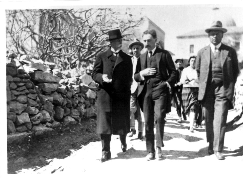 Tomáš Masaryk in Jerusalem in 1927 with Hugo Bergman & the Czech Consul