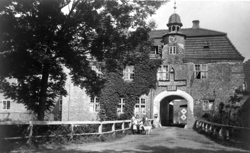 Torhaus vom Gut Ludwigsburg bei Eckernförde (Kiel 70.221)