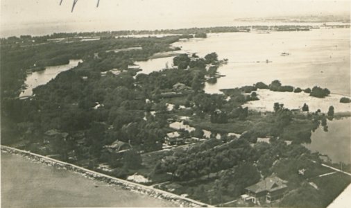 Toronto from the Air (HS85-10-35820)