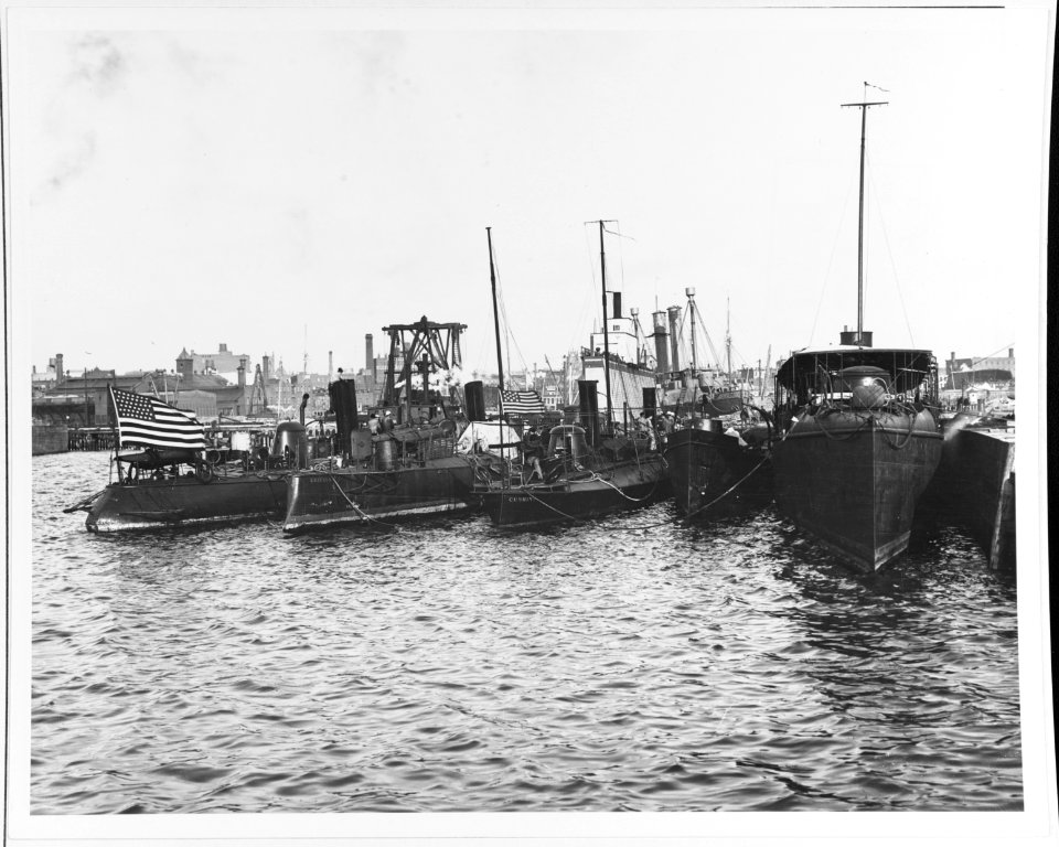 Torpedo Boats at the New York Navy Yard, Brooklyn, New York - 19-N-14-24-12