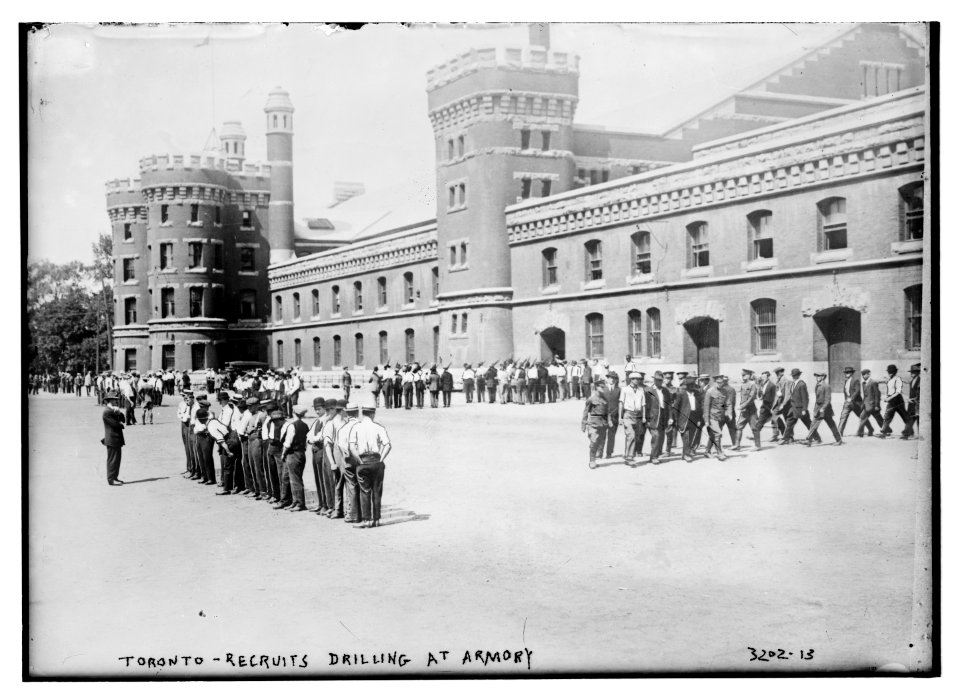 Toronto recruits drilling at armory LCCN2014697130