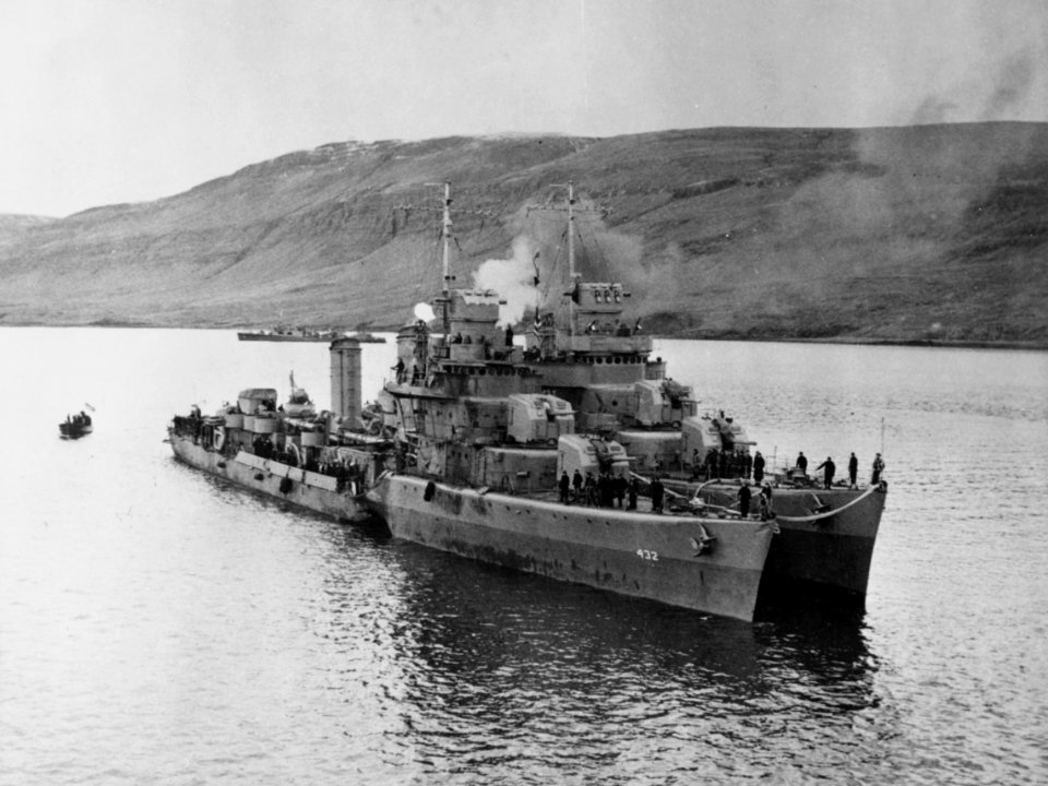 Torpedoed USS Kearny (DD-432) alongside USS Monssen (DD-436) at Iceland, 19 October 1941 (80-G-28788)