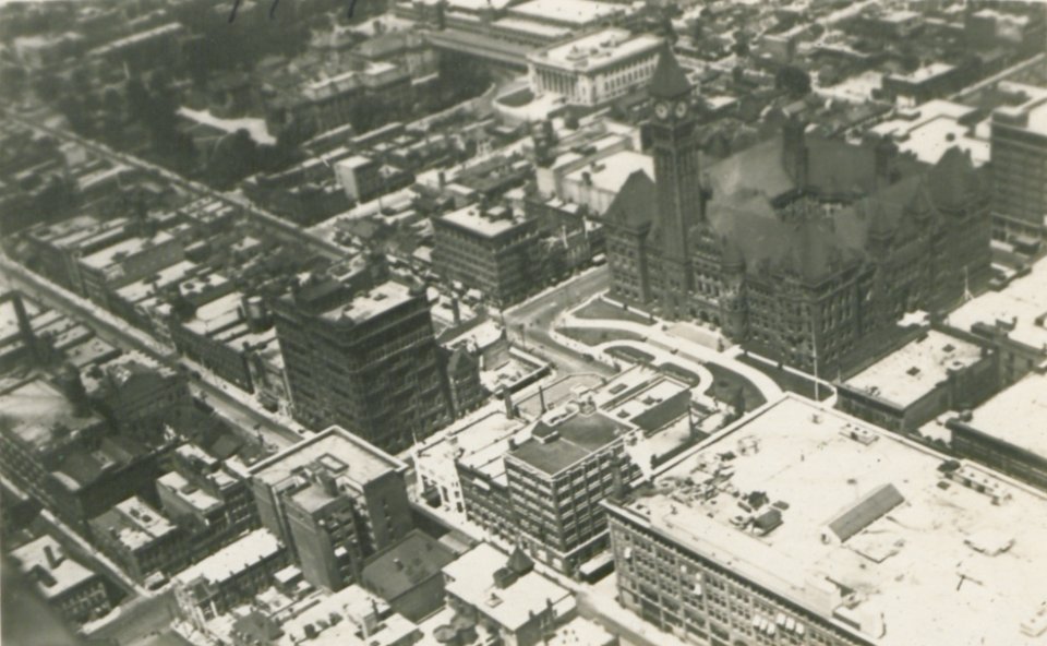 Toronto from the Air (HS85-10-35814)