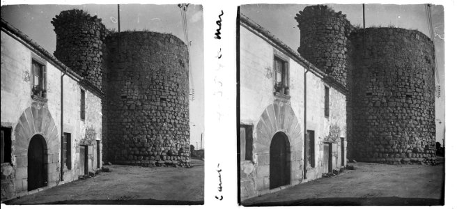 Torre de defensa i carrer de Canet de Mar