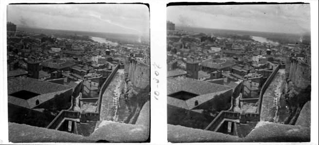 Tortosa des del castell de Sant Joan photo