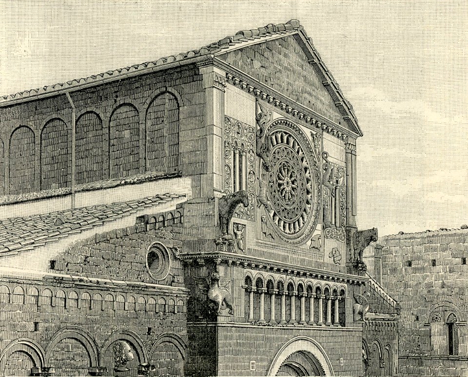 Toscanella dettaglio della facciata della chiesa di San Pietro