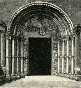 Toscanella porta grande della chiesa di Santa Maria Maggiore photo