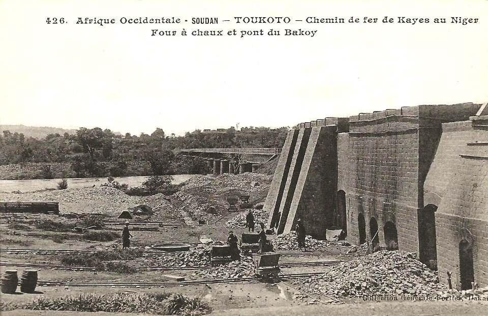 Toukoto-Four à chaux et pont du Bakoy