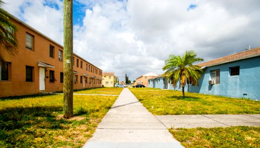 Tour of Liberty Square Miami, Florida (33231829774)