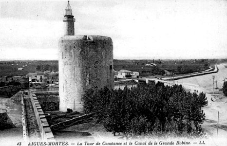 Tour de Constance et canal Grande Robine