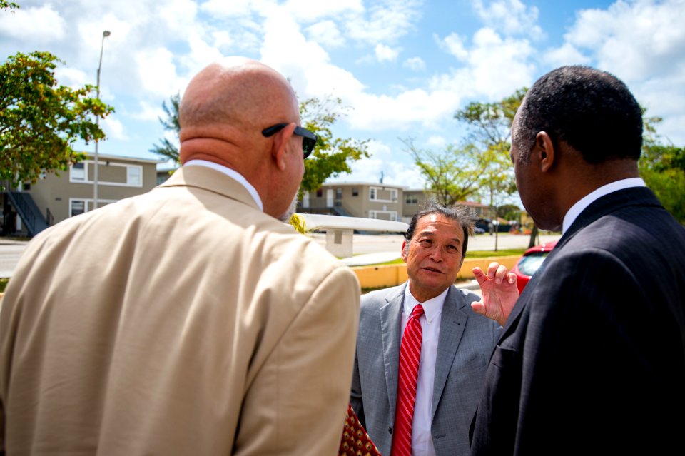 Tour of Liberty Square Miami, Florida (33231831034)
