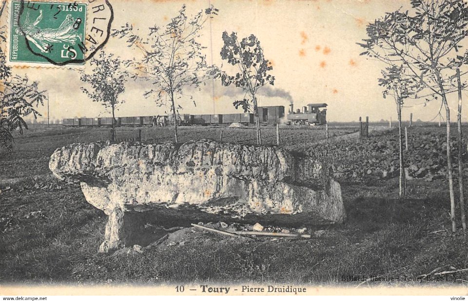 Toury - Pierre Druidique et chemin de fer a voie etroite Decauville