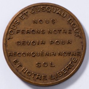 Tous et Jusqu'au Bout Nous Ferons Notre Devoir Pour Reconquérir Notre Sol et Notre Liberté, medal by Jacques Marin (1877-1950), Belgium, 1915, Coins and Medals Department of the Royal Library of Belgium, 2Lef 19 - 75 (verso)