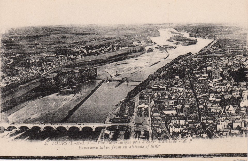 Tours - Vue panoramique (CP Papeghin)