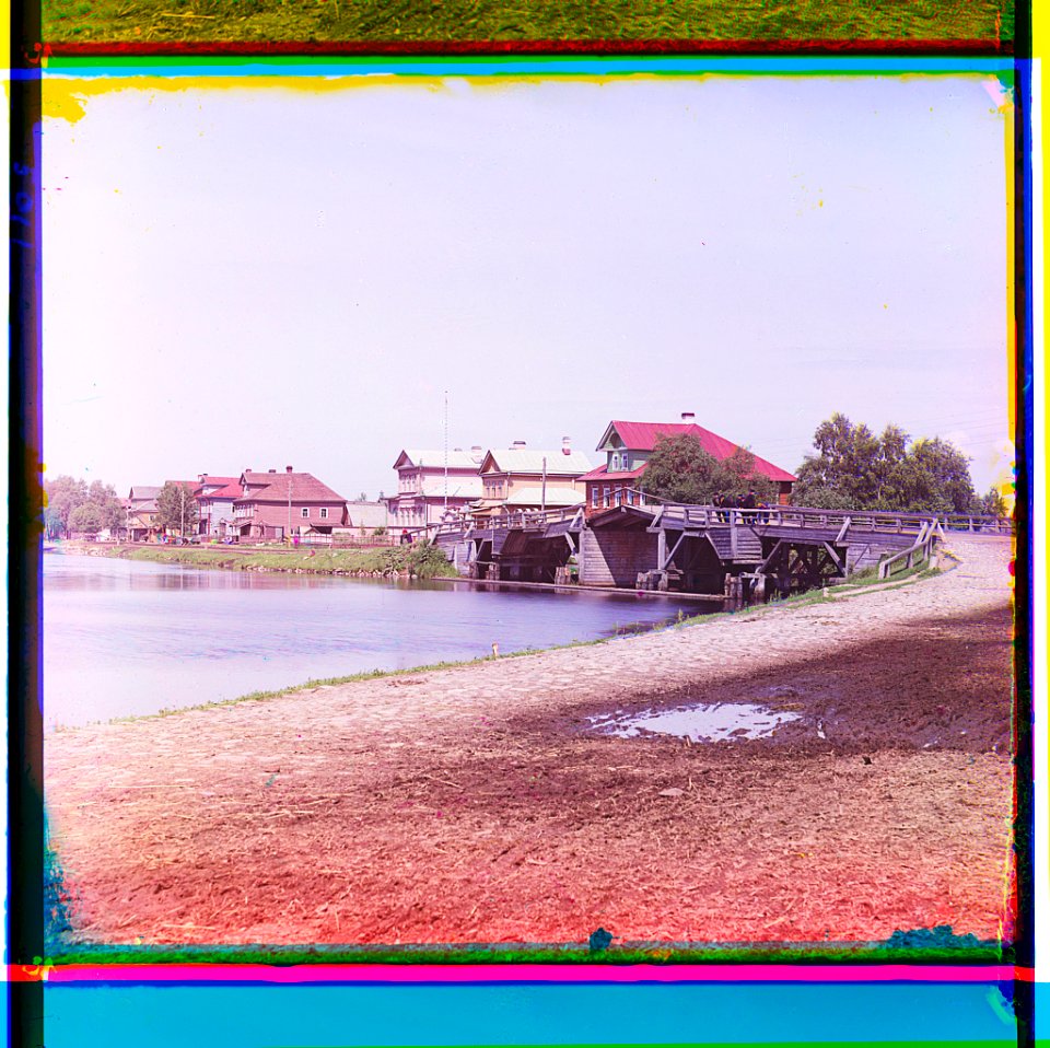Tow rope bridge in the village of Lava-20800-20887v