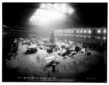 Toy Show, Madison Sq. Garden LCCN2014681542