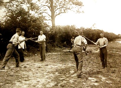 Training of soldiers, bayonet instruction at a British training camp, July 1917 (29766604922)