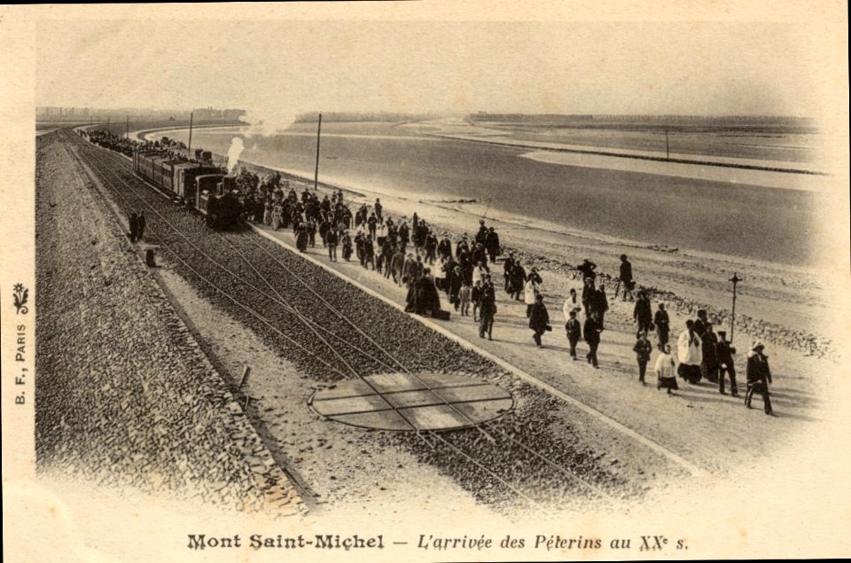 Train-mont-saint-michel-pelerins-plaque-tournante