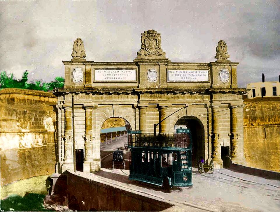 Tram at Porte des Bombes, Floriana