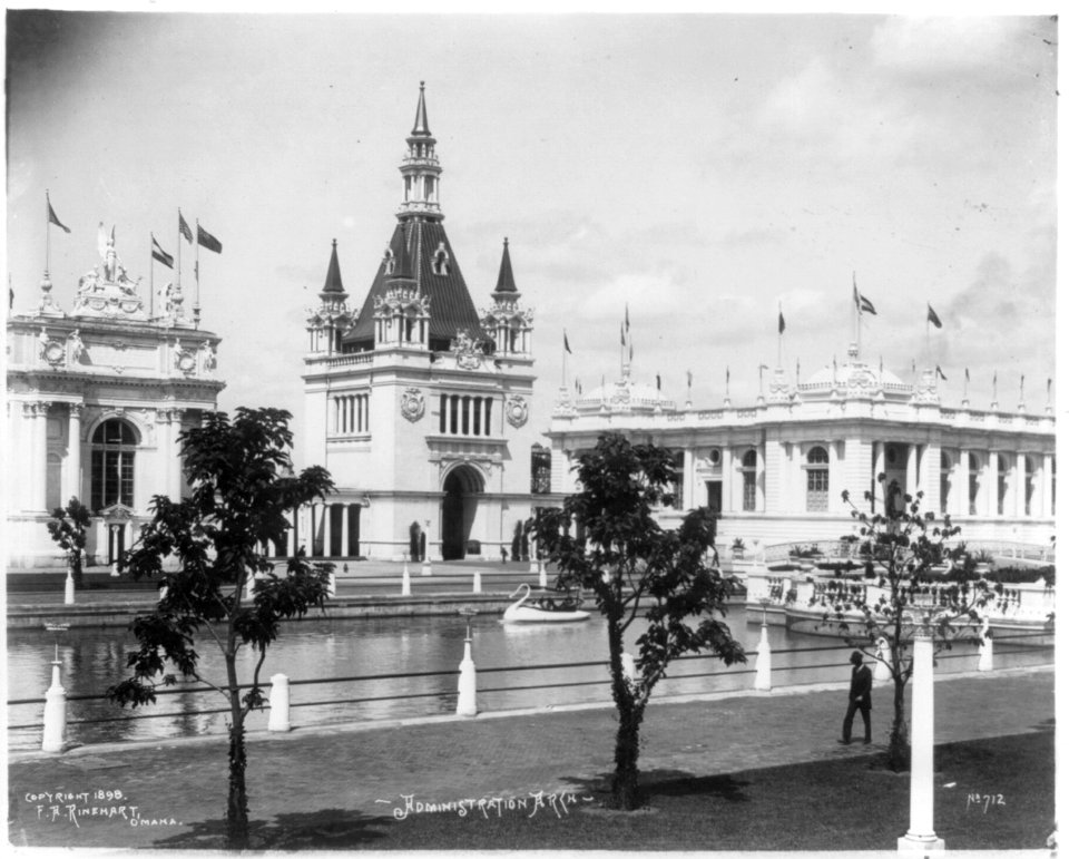 Trans-Mississippi and international exposition, Omaha, Neb.)- Administration Arch LCCN2004668245