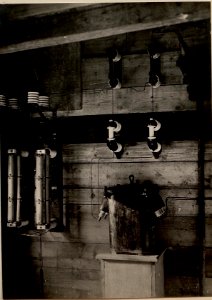 Transformatoren Station Flitsch (Auto Garage) 10.000 Volt auf 220 Volt. Aufgenommen am 22. Mai 1916. (BildID 15475958)
