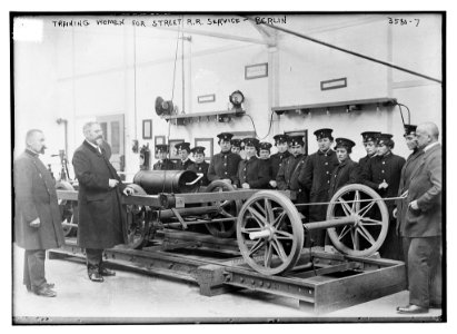 Traning women for street R.R. (i.e., railroad) service Berlin LCCN2014699756