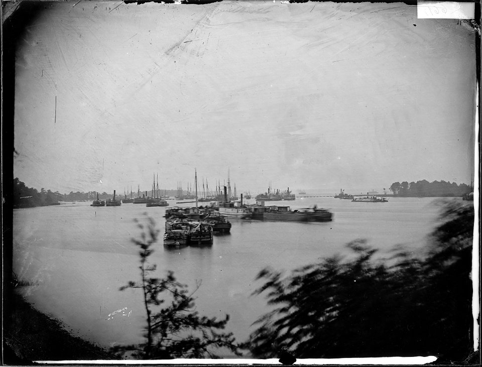 Transport fleet on James River - NARA - 529308