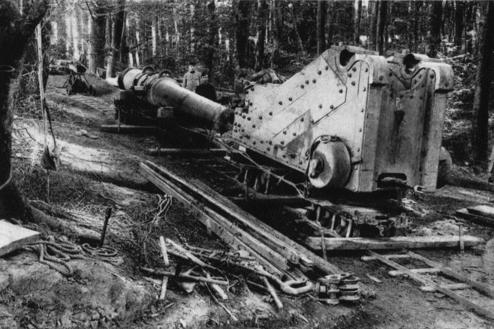 Transport einer schwerkalibrigen Kanone an der Vogesenfront