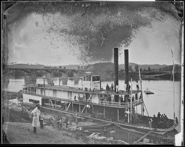 Transport steamer Clinch, Tennessee River - NARA - 525080 photo