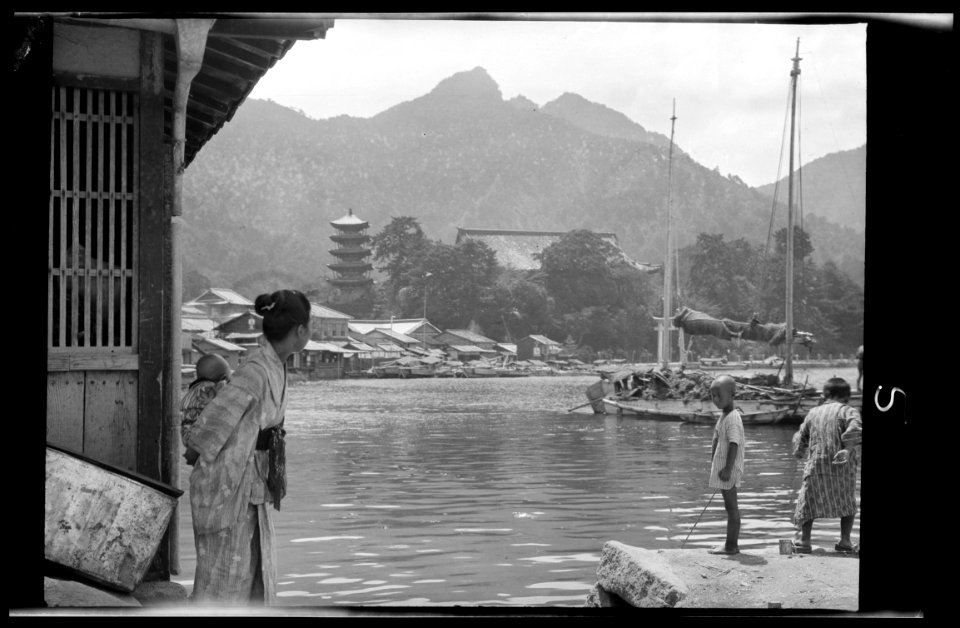 Travel views of Japan and Korea LOC agc.7a04518