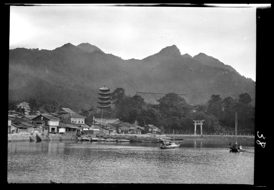 Travel views of Japan and Korea LOC agc.7a04548