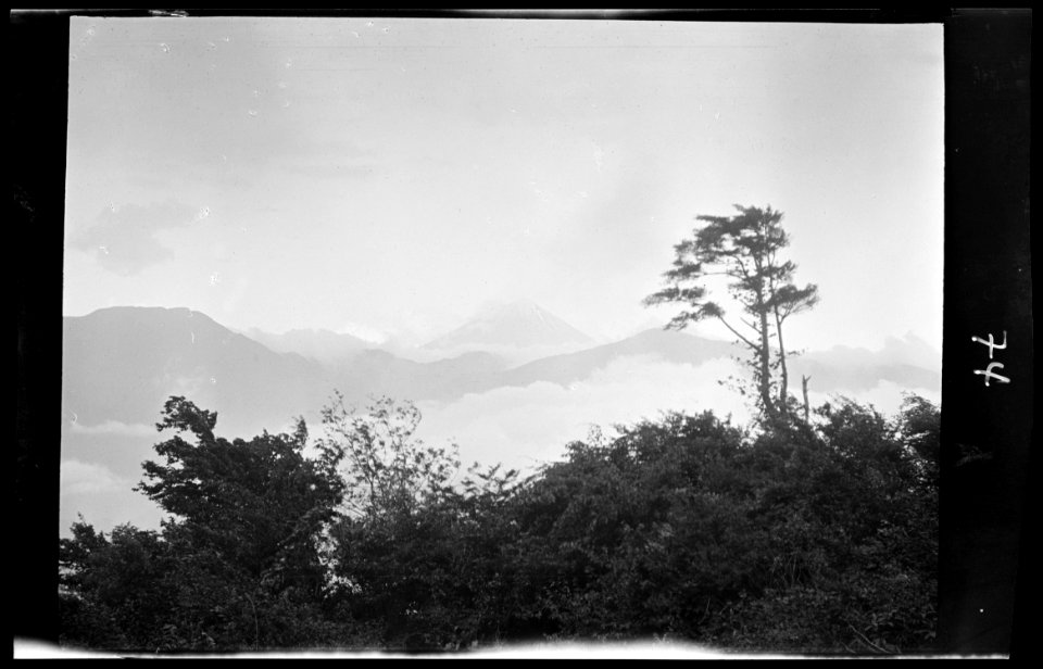 Travel views of Japan and Korea LOC agc.7a04584