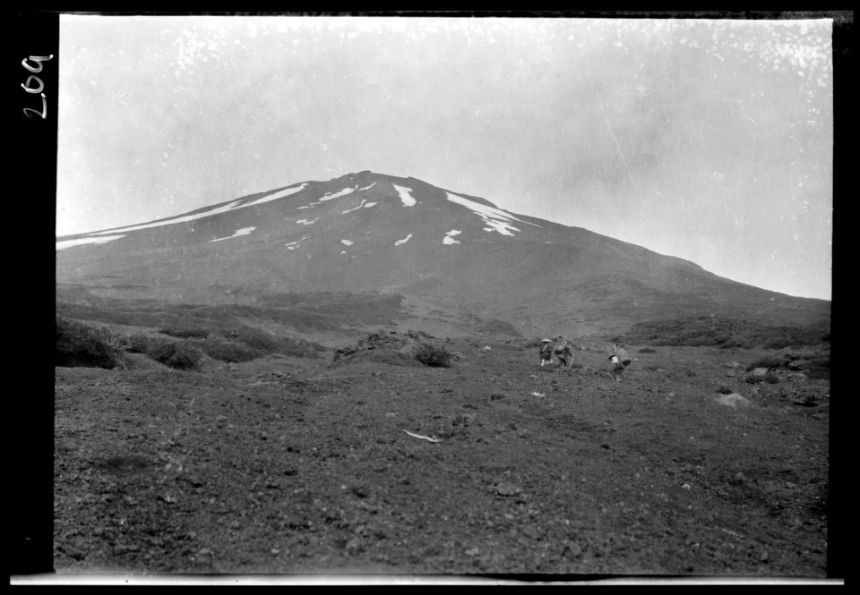 Travel views of Japan and Korea LOC agc.7a04715